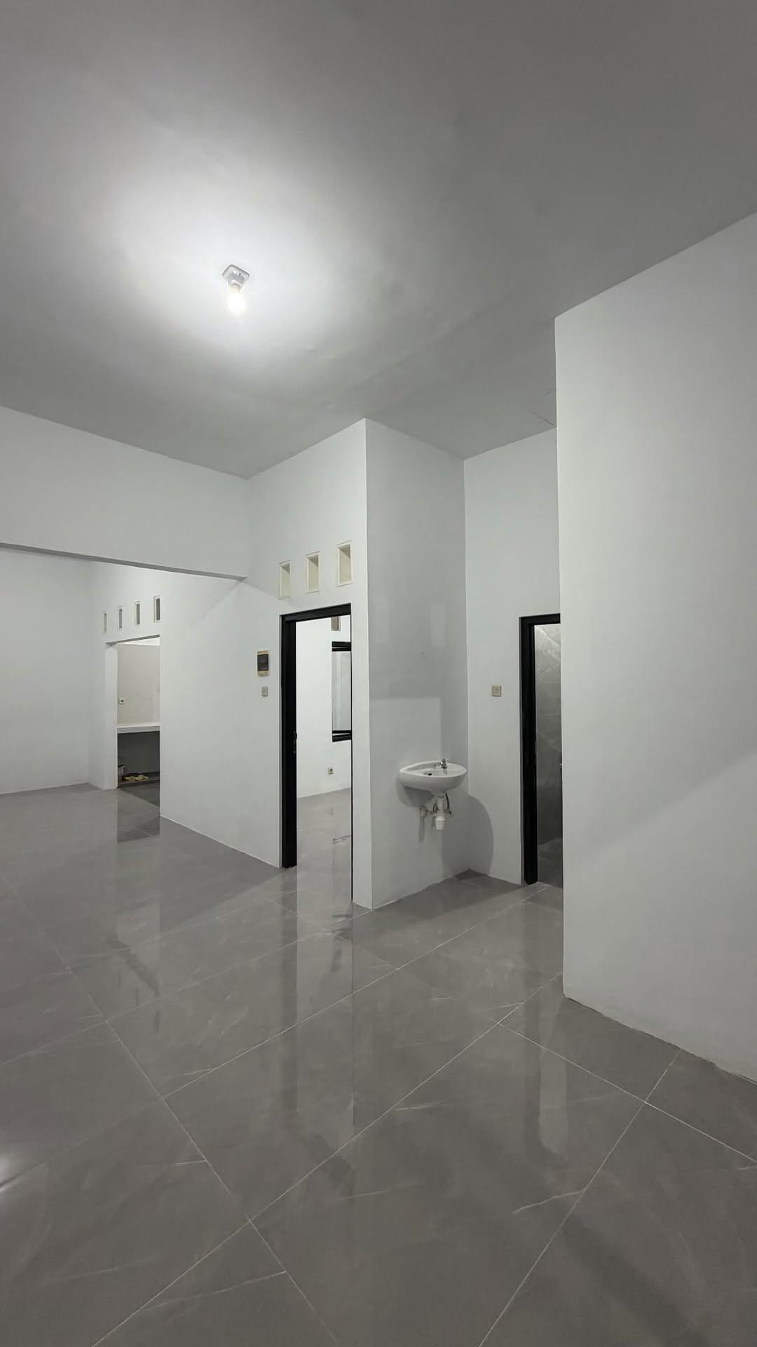 DISEWAKAN RUMAH PANTAI MENTARI, MODEL RUMAH TDK KUNO, SIAP MASUK✨ - Dealkan