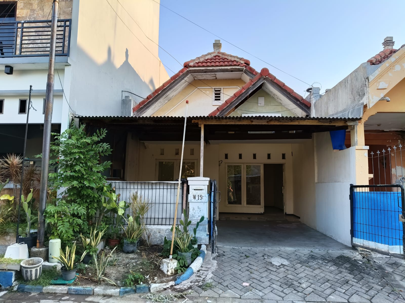 Disewakan Rumah di pantai mentari - Dealkan