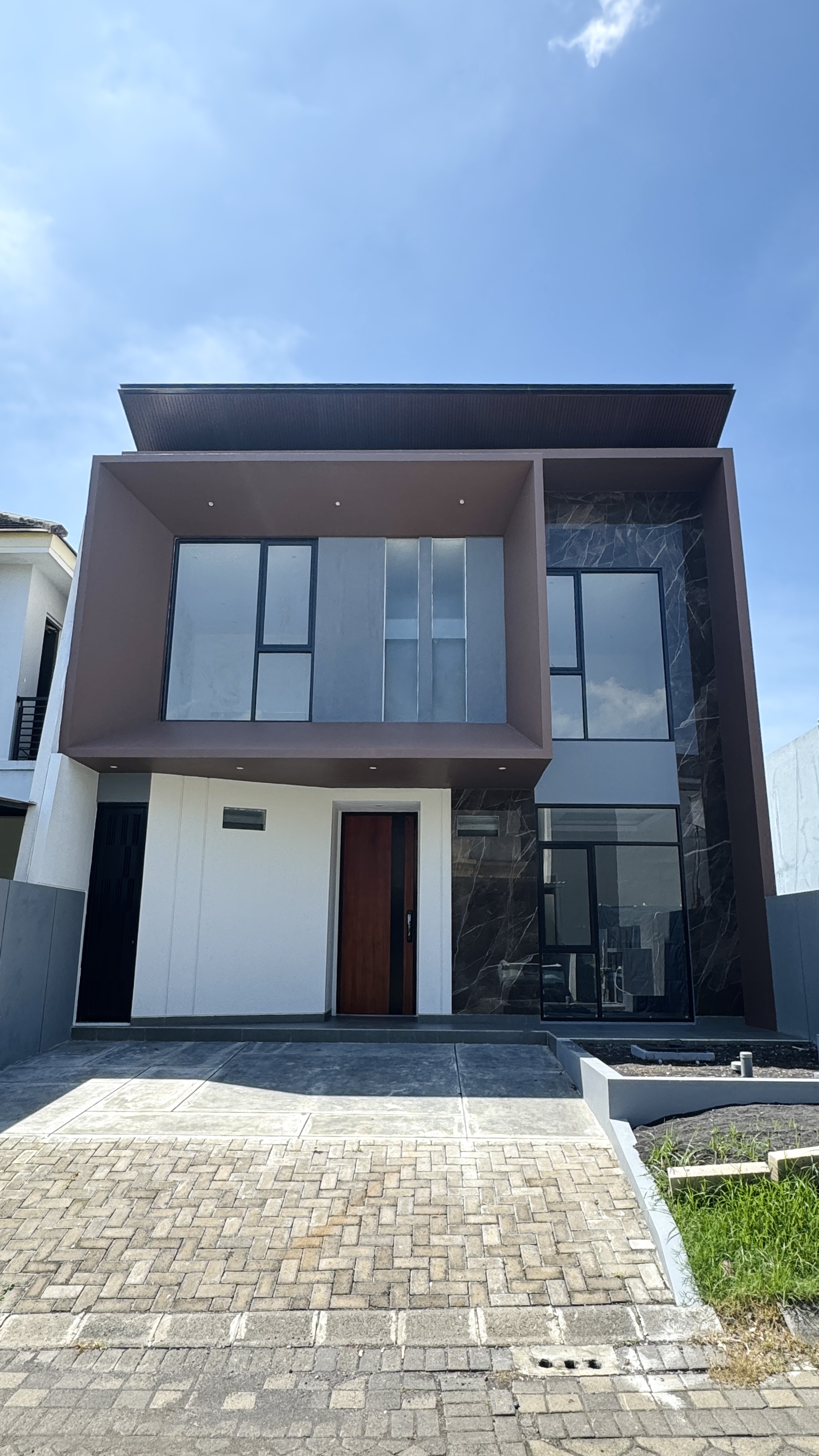 DIJUAL RUMAH BARU GRESS WOODLAND CITRALAND SURABAYA BARAT - Dealkan