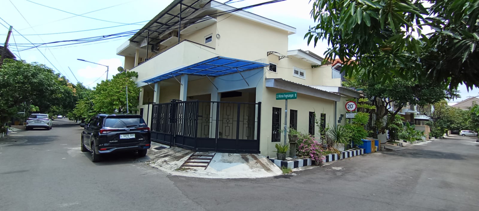 dijual rumah Siap huni 2 lantai shm - Dealkan