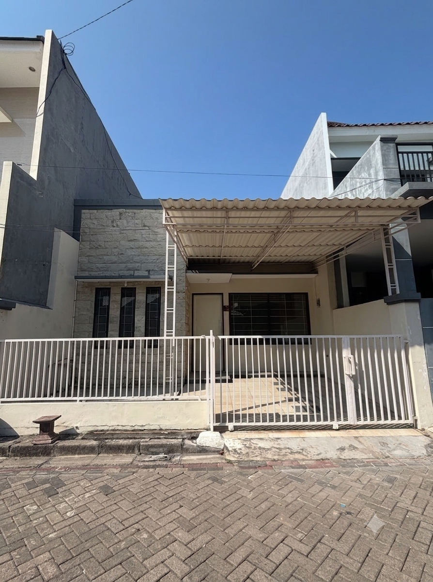 Sewa Rumah Pakuwon City! Semi Furnish! Deket PCM dan Sekolah! - Dealkan