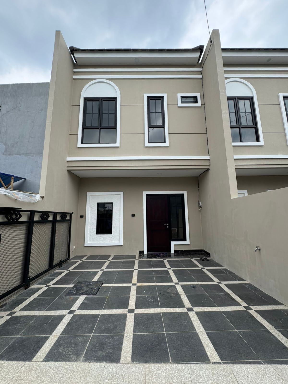 RUMAH MINIMALIS BARU GRESS DI GUNUNG ANYAR SURABAYA TIMUR - Dealkan
