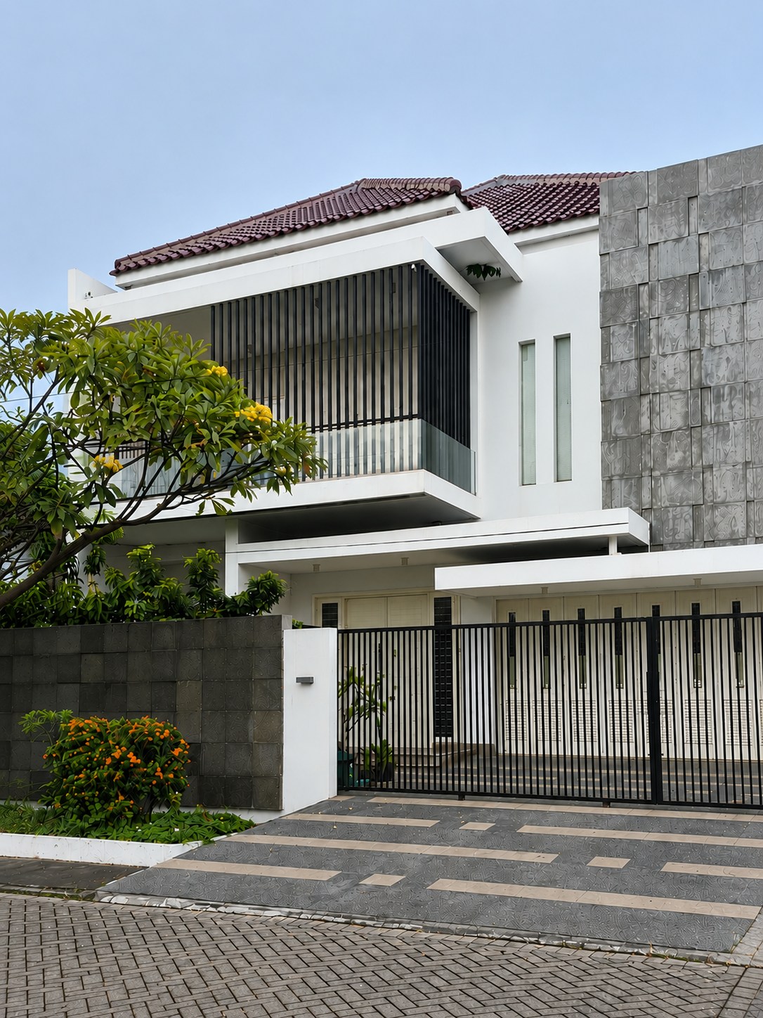 DIJUAL RUMAH MEWAH DESAIN MODERN DI DAERAH JEMURSARI - Dealkan